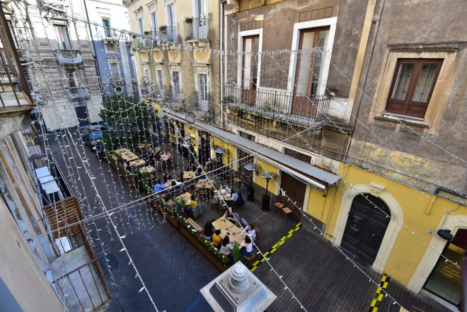 Anfiteatro Le Suites CTA Exterior foto